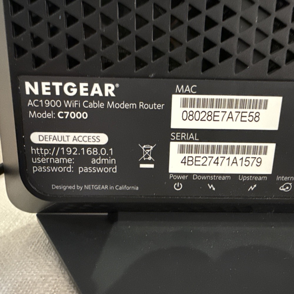 NETGEAR-C7000 - AC1900 Dual-Band Gigabit Cable Modem Wi-Fi Router - Picture 4 of 7